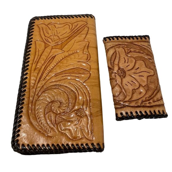 Vintage Tooled Leather 2-Piece Keychain Checkbook PAT 1960s Floral Western Tan - Picture 2 of 8